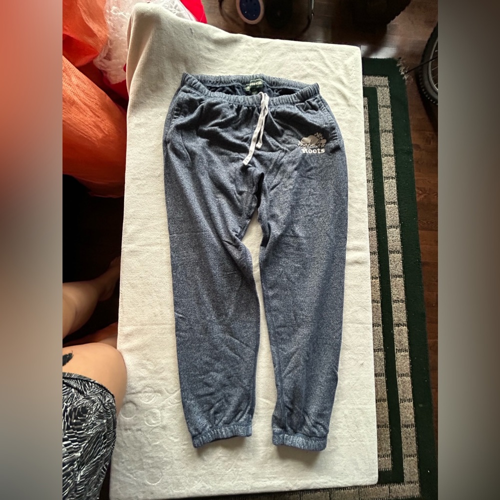 Roots joggers